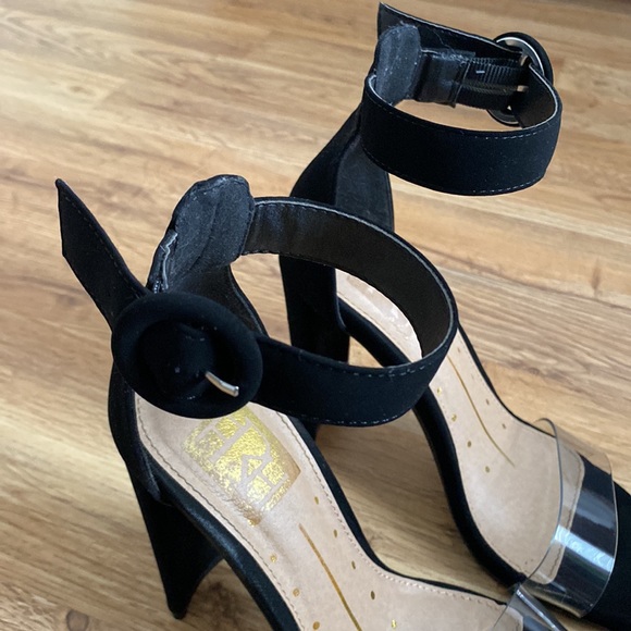EUC Clear Toe Strap Black Heels - Picture 3 of 5